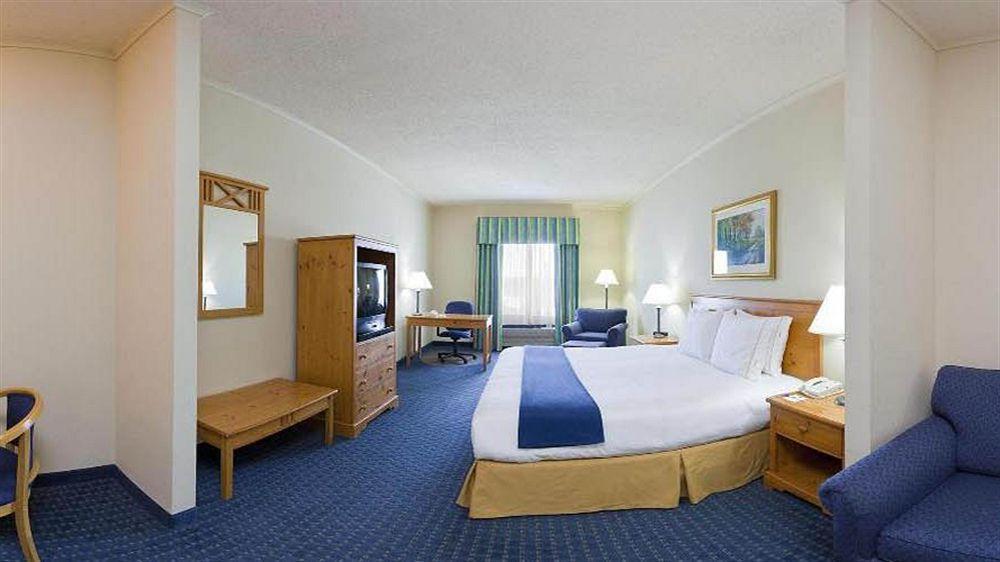 Holiday Inn Express Breezewood By Ihg Exteriör bild