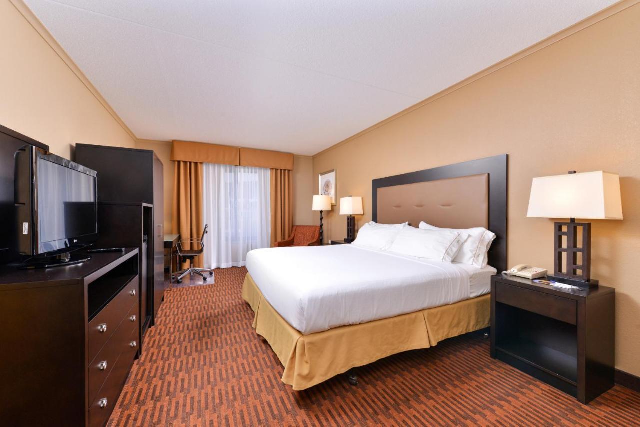 Holiday Inn Express Breezewood By Ihg Exteriör bild
