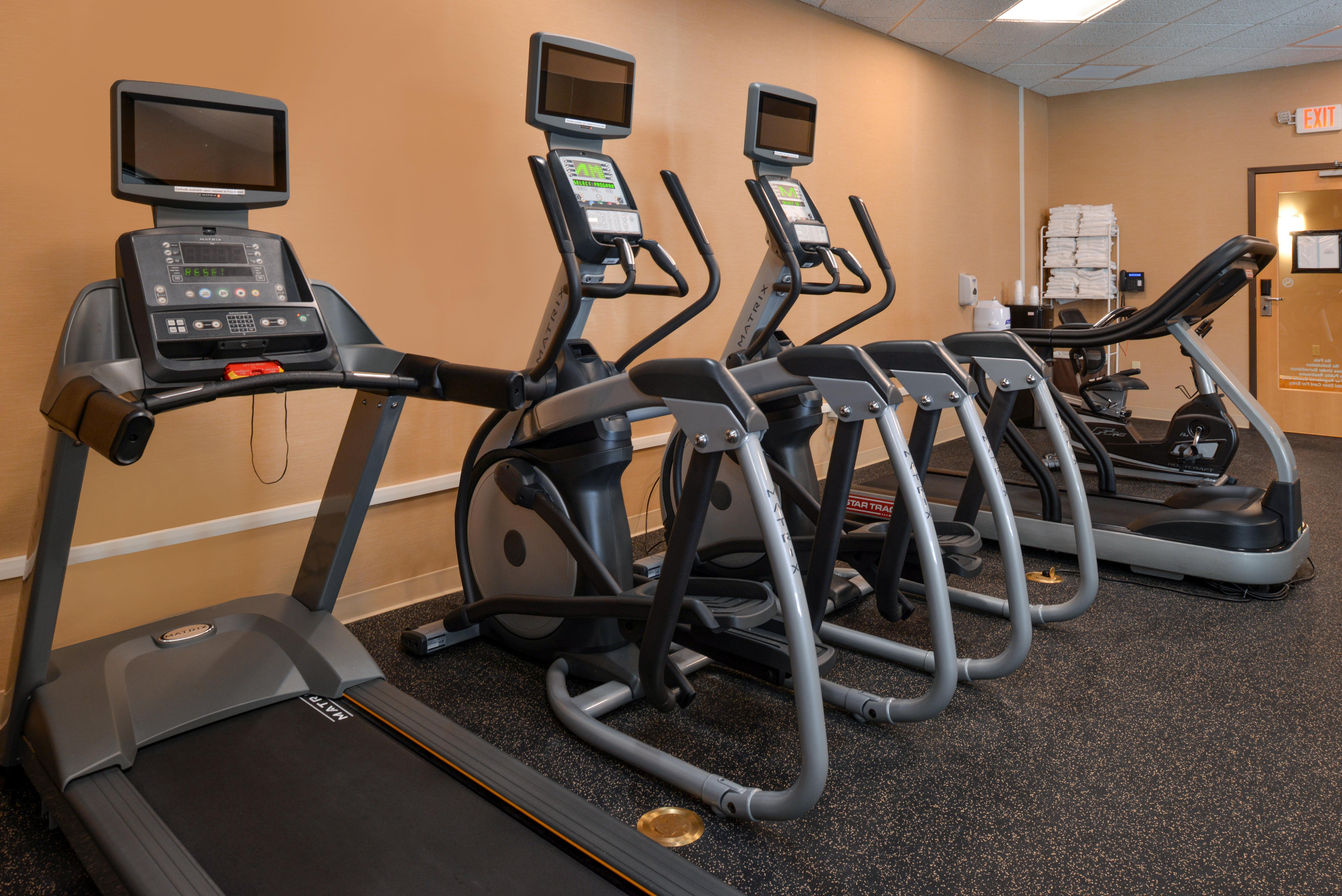 Holiday Inn Express Breezewood By Ihg Exteriör bild