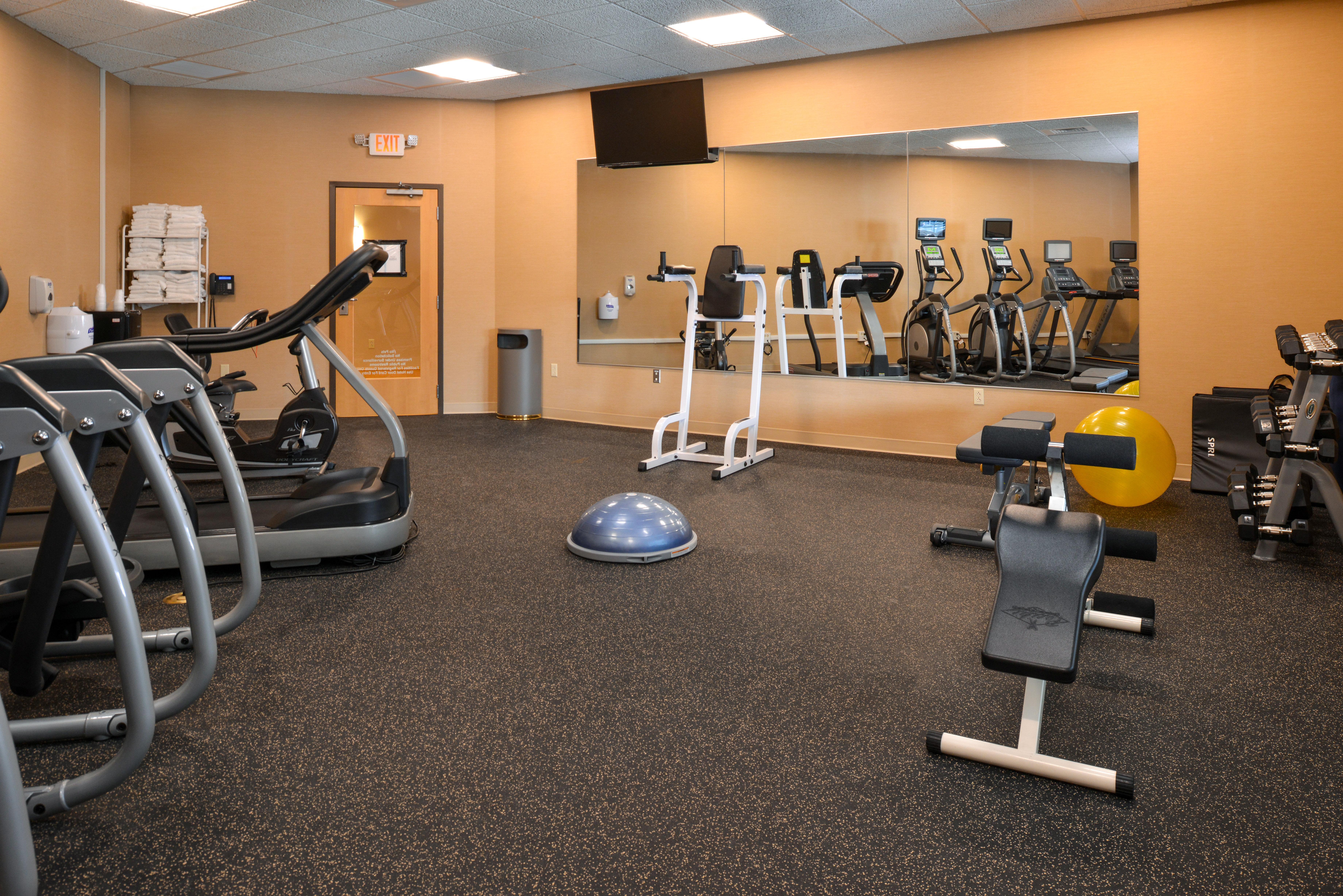 Holiday Inn Express Breezewood By Ihg Exteriör bild